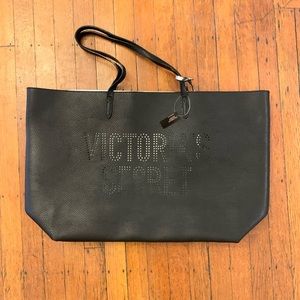 Brand new Victoria’s Secret tote 2019